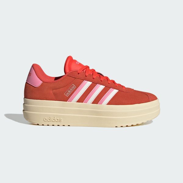 Buty VL Court Bold. Białe obuwie sportowe damskie Adidas, bez wzorów, trekkingowe. Za 379.00 zł.