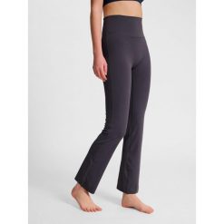 Spodnie legginsy z wysokim stanem dla kobiet Hummel. Brązowe legginsy sportowe damskie Hummel, bez wzorów, z podwyższonym stanem, na jogę i pilates. Za 205.00 zł.