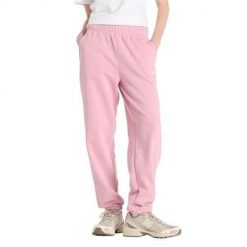 Spodnie sportowe damskie New Balance WP41500PTF. Czerwone spodnie dresowe damskie New Balance, m, bez wzorów, z dresówki. Za 299.99 zł.