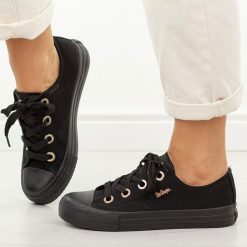 Czarne trampki damskie Lee Cooper 4069. Czarne obuwie sportowe damskie Lee Cooper, bez wzorów, z gumy, klasyczne, bez zapięcia. Za 159.00 zł.