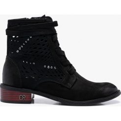 Carinii - Botki. Botki damskie Carinii. W wyprzedaży za 219.90 zł.
