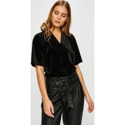 Jacqueline de Yong - Top Viola. Topy damskie marki Jacqueline de Yong. W wyprzedaży za 49.90 zł.