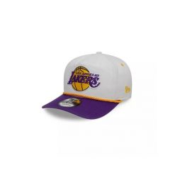 Czapka typu snapback New Era NBA Los Angeles Lakers. Białe czapki i kapelusze męskie New Era, bez wzorów, z bawełny, eleganckie. Za 202.95 zł.