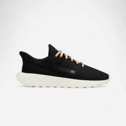 Buty sportowe damskie Decathlon KLNJ Be Essential. Czarne obuwie sportowe damskie Decathlon, bez wzorów, z materiału, trekkingowe. Za 79.99 zł.