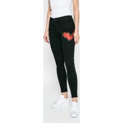 Noisy May - Jeansy Lucy. Jeansy damskie marki Noisy may. W wyprzedaży za 69.90 zł.