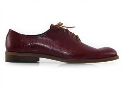 Unikatowe bordowe wiedenki/oxfordy T207. Czerwone eleganckie półbuty Modini Moda Męska, ze skóry, casualowe, bez zapięcia. W wyprzedaży za 360.00 zł.