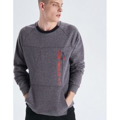 Bluza z kolekcji Modular - Jasny szary. Szare bluzy męskie marki Cropp. Za 119.99 zł.