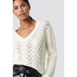 NA-KD Sweter z dekoltem V - White. Swetry damskie marki NA-KD. Za 202.95 zł.