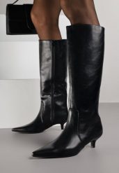 Czarne Kozaki do Kolana w Eleganckim Stylu na Niskiej Kaczuszce Neredia. Czarne kozaki damskie Renee, bez obcasa, na obcasie. Za 169.99 zł.