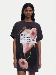 Desigual Sukienka codzienna Berlin 25SWVK20 Szary Regular Fit. Szare sukienki damskie Desigual, na co dzień, s, bez wzorów, z bawełny, bez kołnierzyka, bez ramiączek, proste. W wyprzedaży za 169.99 zł.