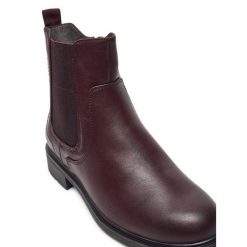 Botki Jana. Czerwone botki damskie JANA, bez obcasa, na płaskiej podeszwie, bez zapięcia. Za 299.99 zł.