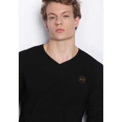 Czarna Koszulka Nights Away. Bluzki z długim rękawem męskie marki Marie Zélie. Za 34.99 zł.