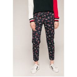 Tommy Hilfiger - Spodnie. Spodnie materiałowe damskie marki Tommy Hilfiger. W wyprzedaży za 369.90 zł.