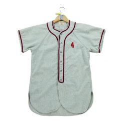 Second life - Stara szara koszulka damska z lat 50-60 Y2K - Stan dobry. Szare koszulki sportowe damskie Wilson, bez wzorów, retro, bez kołnierzyka. Za 203.00 zł.