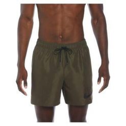 Strój Nike Logo 5'' Szorty do siatkówki cargo khaki. Zielone szorty męskie Nike Swim, bez wzorów. Za 169.16 zł.
