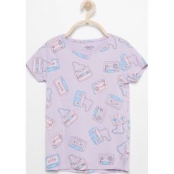 T-shirt z nadrukiem - Fioletowy. Fioletowe t-shirty i topy dla dziewczynek Reserved, z nadrukiem. Za 29.99 zł.