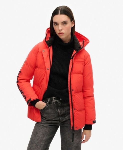 Parka z kapturem ocieplana na miasto. Czerwone parki damskie Superdry., l, bez wzorów, z nylonu, eleganckie, z kapturem. Za 435.75 zł.