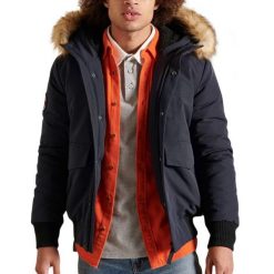 Kurtka Superdry Everest. Niebieskie kurtki męskie Superdry., na zimę, s, z aplikacjami, z elastanu, eleganckie, bez kaptura. Za 686.65 zł.