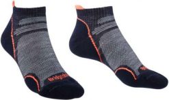 BRIDGEDALE Skarpety damskie ULTRALIGHT T2 MERINO PERFORMANCE LOW navy candy-S. Niebieskie skarpety damskie Bridgedale, bez wzorów, z elastanu. Za 68.15 zł.