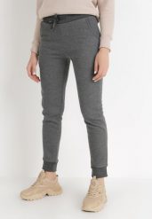 Ciemnoszare Spodnie Dresowe Celaphine. Szare spodnie dresowe damskie Born2be, s, bez wzorów, z dresówki. Za 44.99 zł.