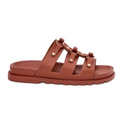 Inna Klapki Damskie Z Paskami Camel brązowe. Brązowe klapki damskie z aplikacjami, ze skóry, casualowe, bez obcasa. Za 88.92 zł.