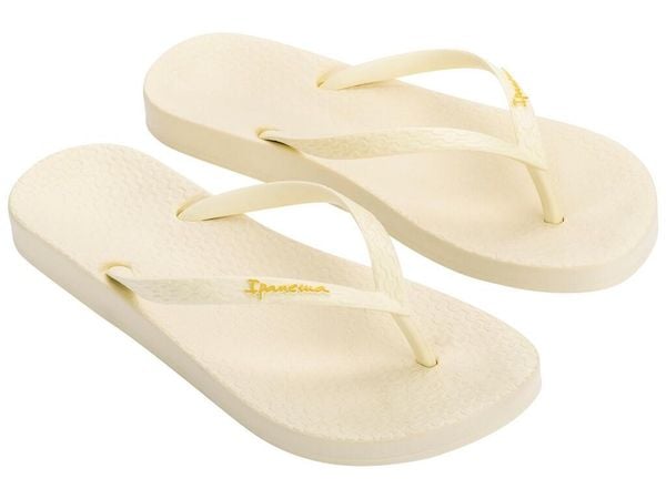 Klapki damskie japonki Ipanema Anat. Brązowe klapki damskie Ipanema, bez wzorów, z materiału, bez obcasa. Za 63.99 zł.