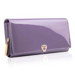 Portfel damski BETLEWSKI fioletowy BPD-VS-106 FIOLET. Fioletowe portfele damskie Betlewski, bez wzorów, z lakierowanej skóry. Za 169.00 zł.