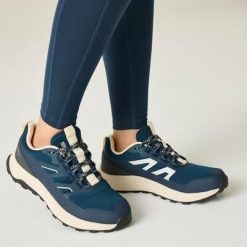Damskie buty Ravika. Niebieskie obuwie sportowe damskie Regatta, bez wzorów, z dzianiny. W wyprzedaży za 299.99 zł.