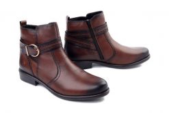 Rieker Remonte D0F81-22 brown, botki damskie. Brązowe botki damskie Rieker, ze skóry, bez obcasa, bez zapięcia. Za 499.90 zł.