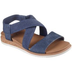 Sandały Skechers Desert Kiss Low, Kobiety. Niebieskie klapki damskie Skechers, bez wzorów, bez obcasa. Za 290.00 zł.