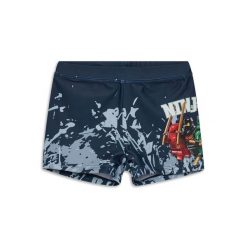 Kąpielówki Chłopięce LEGO Ninjago Aiko310 Granatowe. Niebieskie kąpielówki dla chłopców LEGO, bez wzorów. Za 99.99 zł.