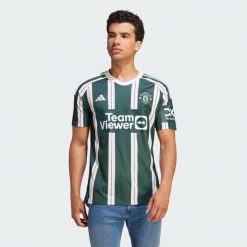 Koszulka Manchester United 23/24 Away. Białe koszulki sportowe męskie Adidas, l, bez wzorów, z materiału, bez kołnierzyka, bez ramiączek, do piłki nożnej. W wyprzedaży za 330.40 zł.