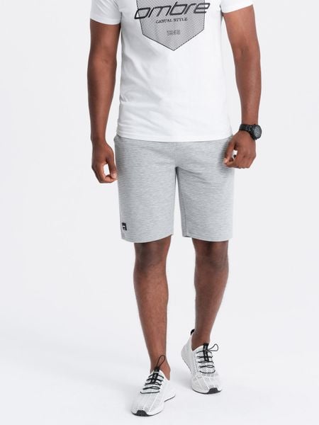 Krótkie męskie spodenki dresowe z dzianiny ottoman – szare V2 - Rozmiar: XXL. Szare szorty męskie Ombre Clothing, na lato, m, z aplikacjami, z bawełny. W wyprzedaży za 39.99 zł.