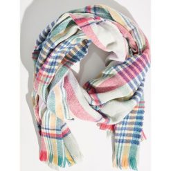 Szalik w kratkę - Wielobarwn. Szaliki i chusty damskie marki Calvin Klein Jeans. W wyprzedaży za 19.99 zł.