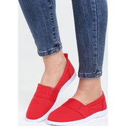 Czerwone Slip On In The World. Trampki i tenisówki damskie marki bonprix. Za 39.99 zł.