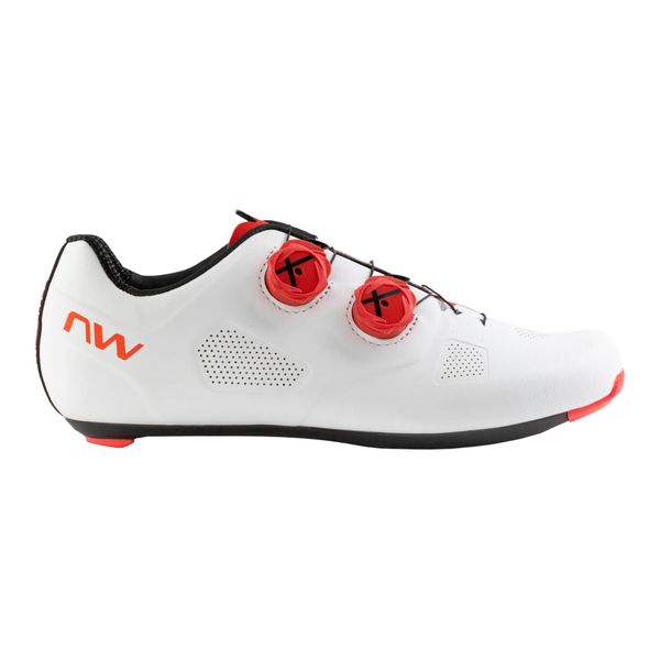 Buty szosowe męskie Northwave Revolution. Białe buty sportowe męskie Northwave, bez zapięcia, rowerowe. Za 958.00 zł.