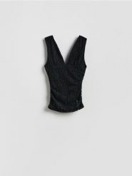 Kreszowana bluzka - czarny. Czarne bluzki damskie Reserved, l, bez wzorów, z dzianiny, bez kołnierzyka, bez ramiączek. Za 79.99 zł.