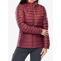 Kurtka puchowa damska Rab Microlight Jacket. Czerwone kurtki sportowe damskie RAB, bez wzorów, z puchu, bez kaptura, trekkingowe. Za 606.99 zł.