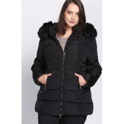 Czarna Kurtka Sheltered. Czarne kurtki damskie Born2be, na jesień. Za 219.99 zł.