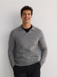 Sweter polo z dodatkiem wełny - szary. Szare swetry przez głowę męskie Reserved, l, bez wzorów, z dzianiny, bez kołnierzyka. W wyprzedaży za 79.99 zł.