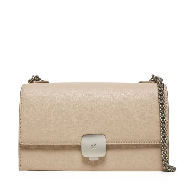 Torebka Calvin Klein Jeans. Czerwone torebki do ręki damskie Calvin Klein Jeans, bez wzorów, z jeansu, wizytowe, bez dodatków. Za 269.99 zł.