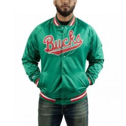 Kurtka męska do koszykówki NBA Milwaukee Bucks Lightweight Jacket. Zielone bluzy męskie Mitchell & Ness, m, bez wzorów, bez kaptura. Za 459.00 zł.