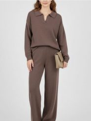 Gładki sweter z kołnierzem - beżowy. Brązowe swetry damskie Sinsay, l, bez wzorów, bez kołnierzyka, bez ramiączek, bez kaptura. Za 49.99 zł.