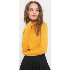 Koszulka basic z golfem. Żółte bluzki damskie marki Orsay, z dzianiny, z golfem. Za 39.99 zł.