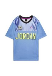 T-shirt chłopięce Nike Sportswear celeste. Niebieskie t-shirty dla chłopców Nike, bez wzorów, z materiału, bez ramiączek. Za 470.80 zł.