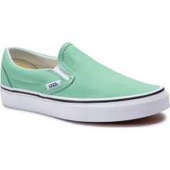 Tenisówki VANS - Classic Slip-On VN0A38F7VMX1 Neptune Green/True White. Zielone półbuty damskie Vans, bez wzorów, z gumy, bez zapięcia. W wyprzedaży za 199.00 zł.