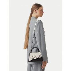 Torebka KARL LAGERFELD. Białe torebki do ręki damskie KARL LAGERFELD, bez wzorów, klasyczne, bez dodatków. Za 1,399.00 zł.