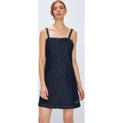 Calvin Klein Jeans - Sukienka. Niebieskie sukienki damskie Calvin Klein Jeans, m, bez wzorów, z bawełny, casualowe, bez kołnierzyka, bez ramiączek. W wyprzedaży za 299.90 zł.