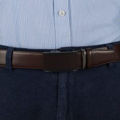 Pasek męski skórzany 3,5 cm klamra automatyczna Beltimore brązowy 03-572 : Kolory - brązowy, beżowy, Rozmiar pasków - r.110-125 cm. Brązowe paski damskie bez wzorów, ze skóry, wizytowe. Za 64.99 zł.