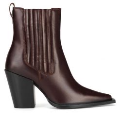 Botki GINO ROSSI. Brązowe botki damskie Gino Rossi, bez obcasa, na słupku, bez zapięcia. Za 379.99 zł.
